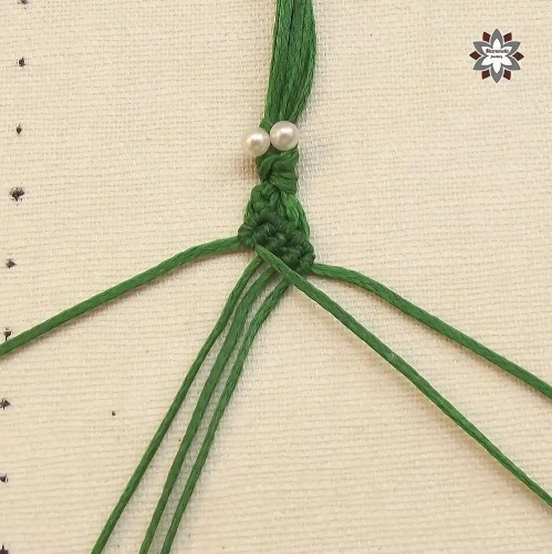 Step bracelet macrame tutorial