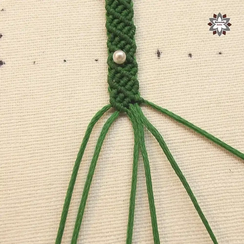 Step bracelet macrame tutorial
