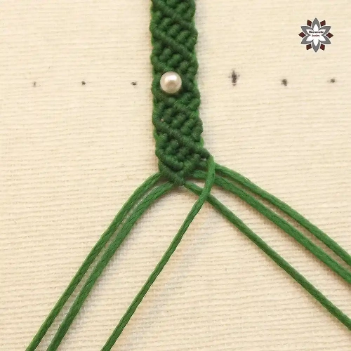 Step bracelet macrame tutorial
