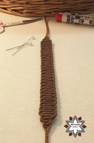 Alternated lines bracelet macrame tutorial by Macramotiv instructions