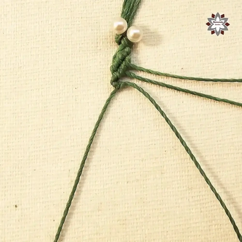 Little corners macrame bracelet tutorial