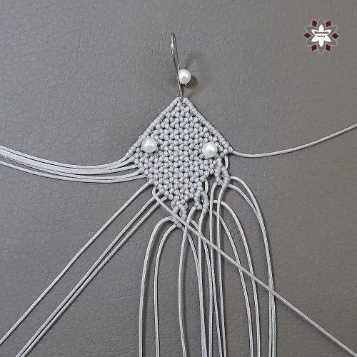 Silver macrame earring tutorial by Macramotiv