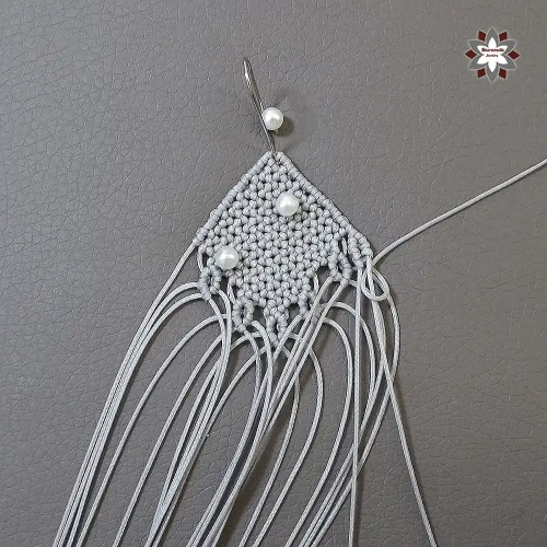 Silver macrame earring tutorial by Macramotiv