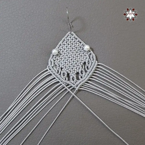 Silver macrame earring tutorial by Macramotiv