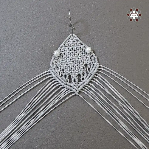 Silver macrame earring tutorial by Macramotiv