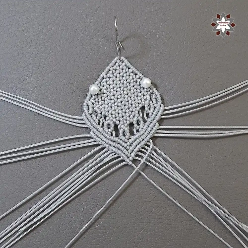Silver macrame earring tutorial by Macramotiv