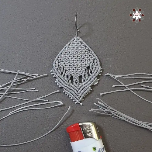 Silver macrame earring tutorial by Macramotiv