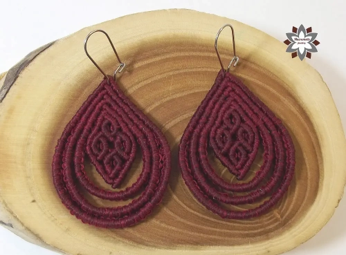 Rhombus in loops macrame knotted earring tutorial